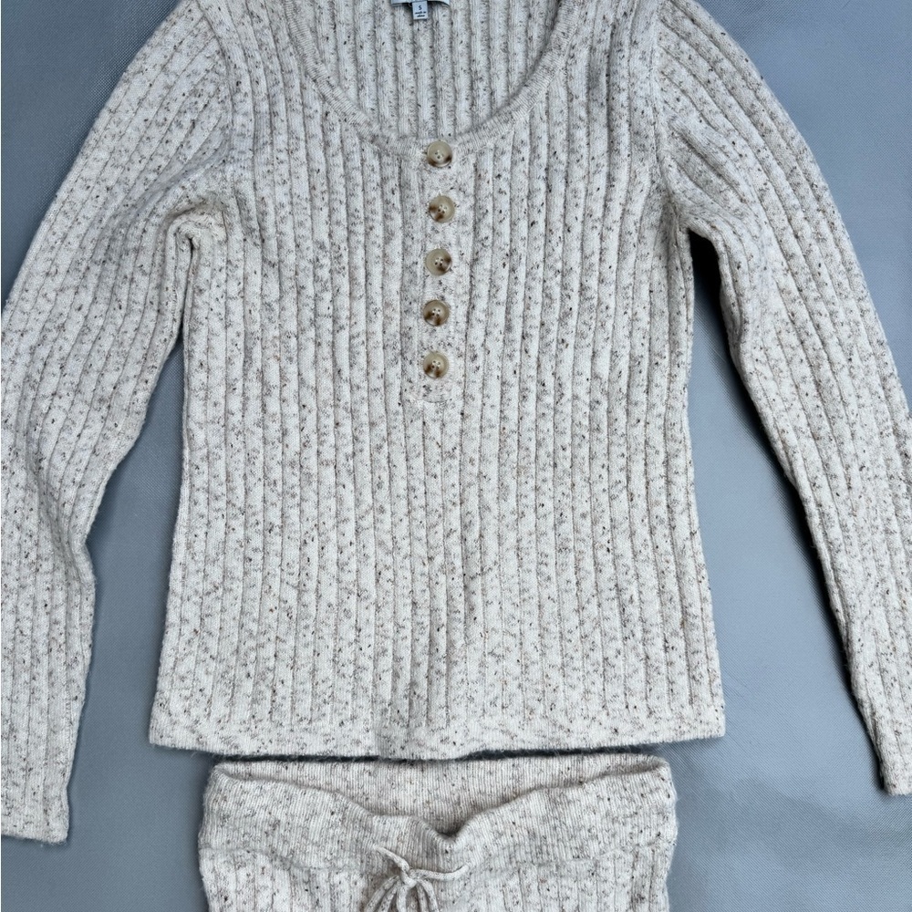 Heartloom Knit Set - Picture 5 of 8